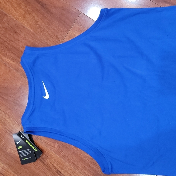 NWT Nike dri-fit tank - Picture 5 of 7